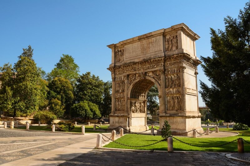BENEVENTO <br> ED I  MERCATINI DI NATALE <br> NEL CASTELLO DI CEPPALONI  <br> 13  Dicembre 2026
